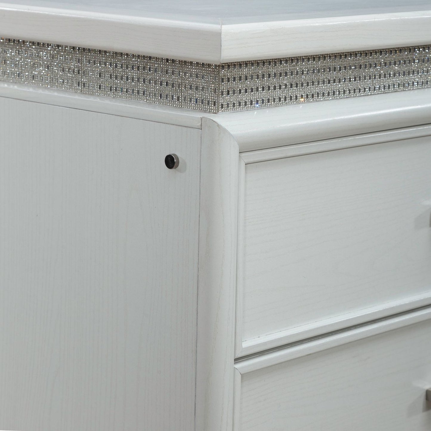 Reflections - 5 Drawer Chest With Lights - White - Hornell Furniture Outlet