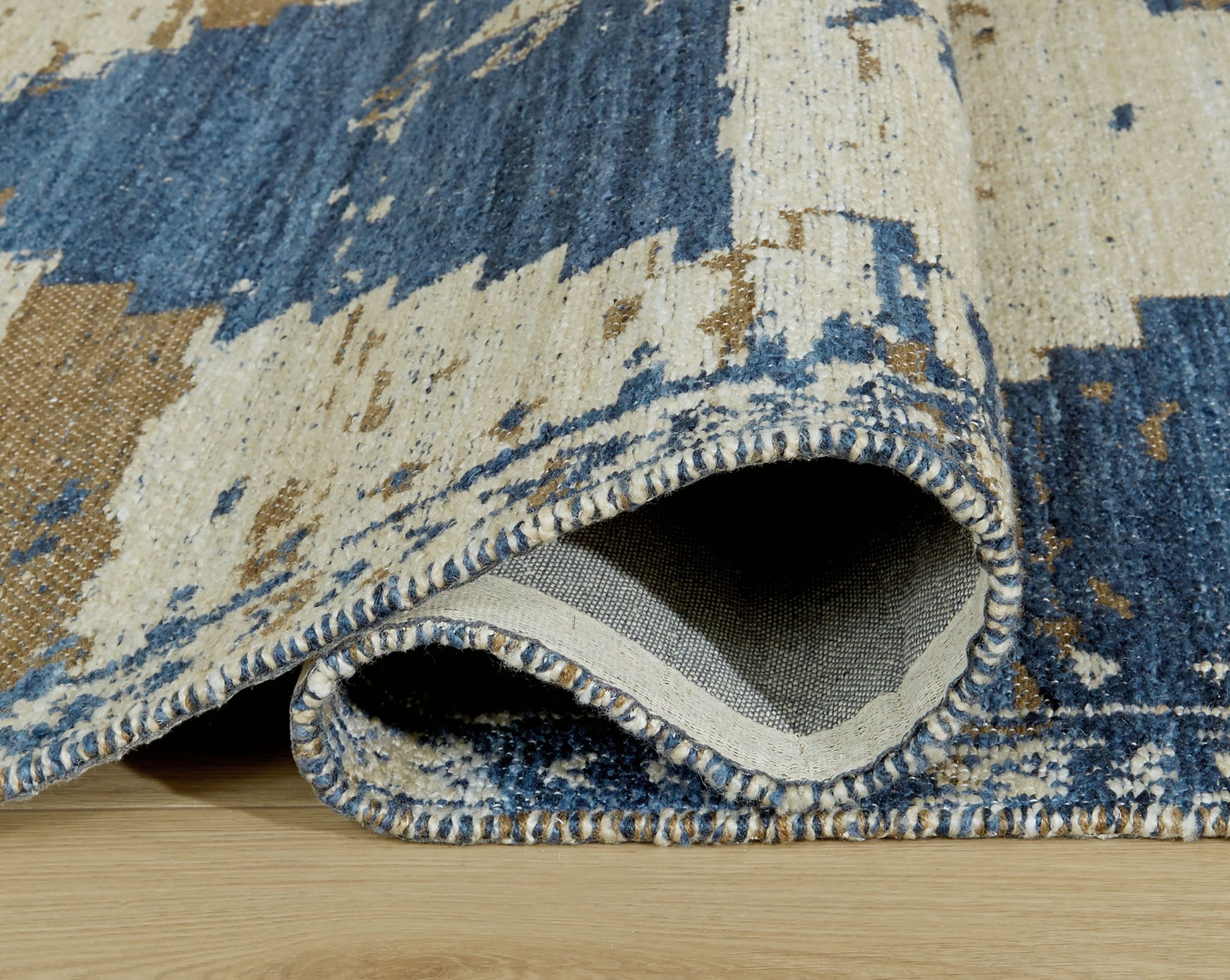 Varnler - Rug - Hornell Furniture Outlet