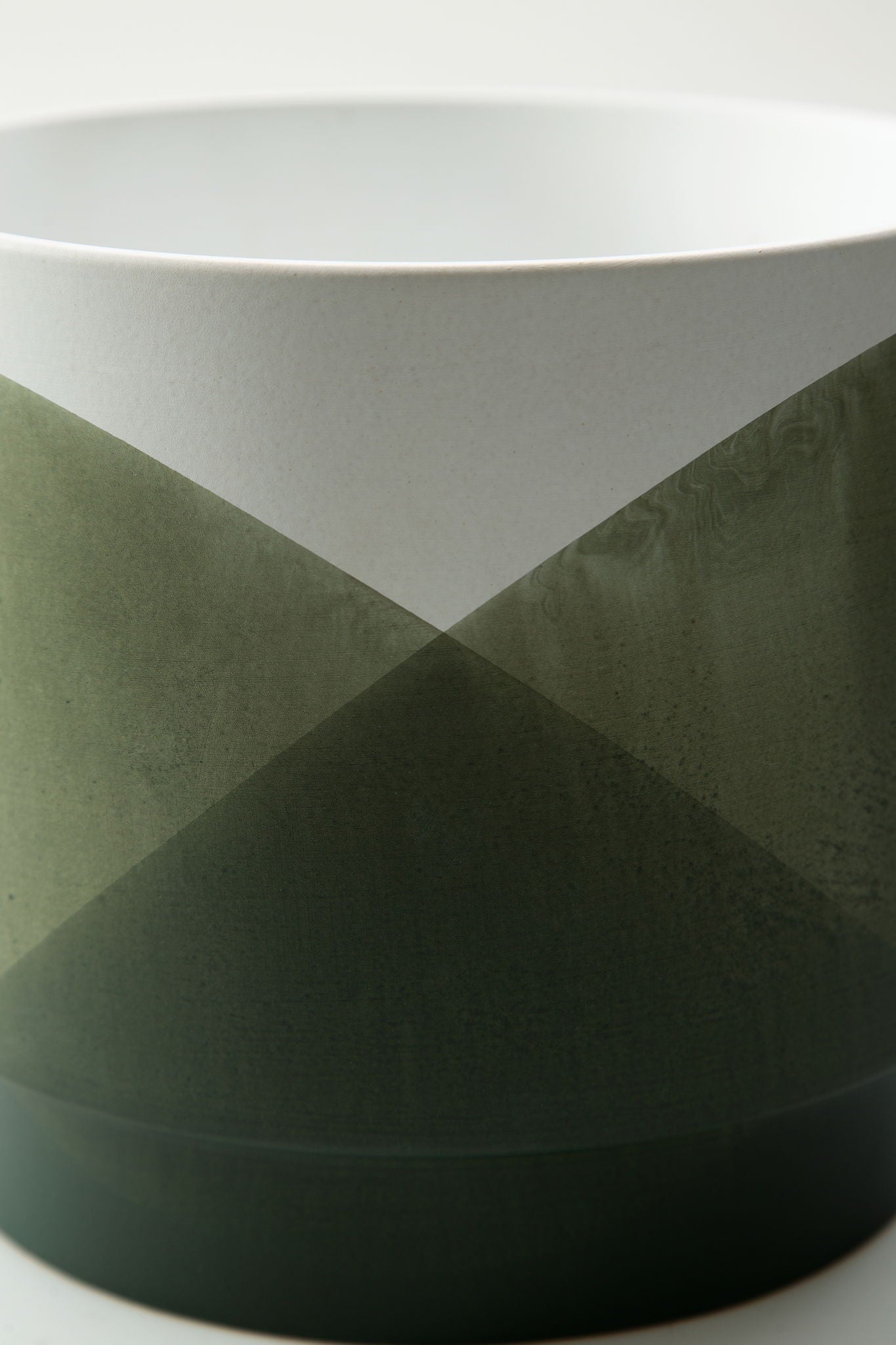 Ardenridge - Green / White - Planter Set (Set of 2) - Hornell Furniture Outlet