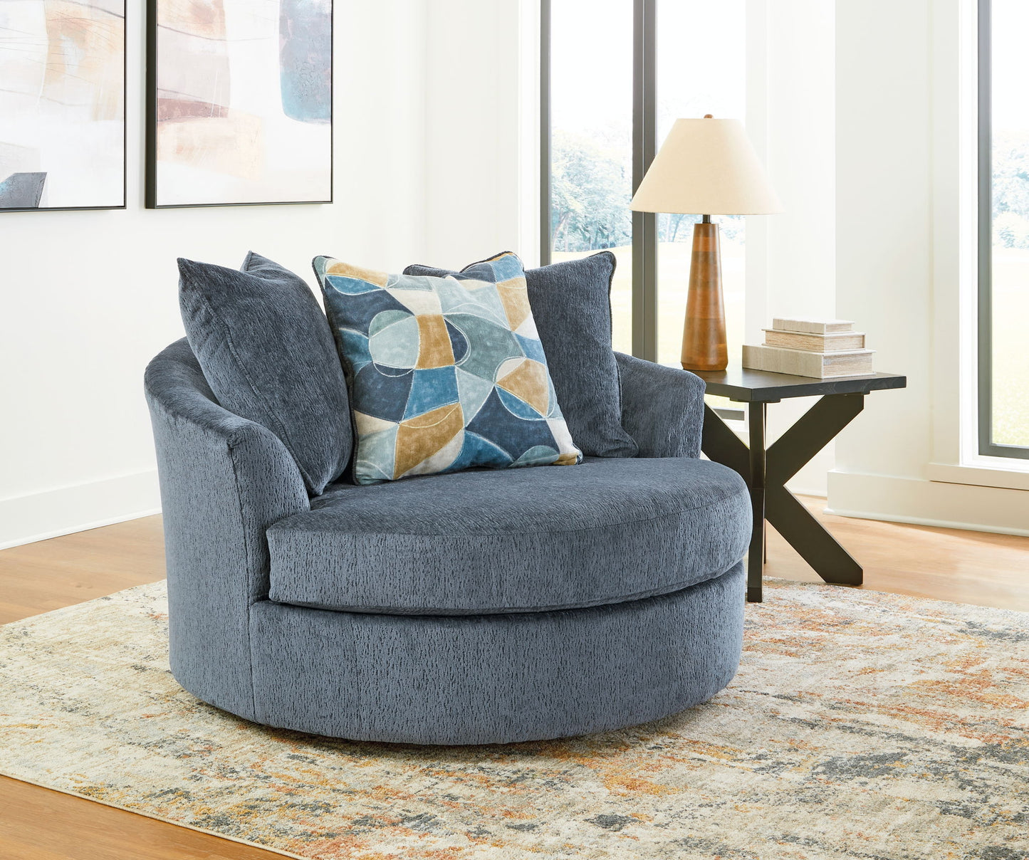 Maxon Place - Oversized Swivel Accent Chair - Hornell Furniture Outlet