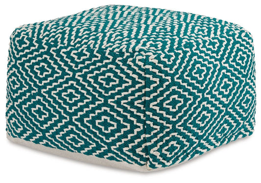 Brynnsen - Pouf - Hornell Furniture Outlet