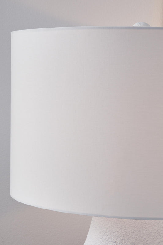Dashland - Metal Table Lamp - White / Navy - Hornell Furniture Outlet