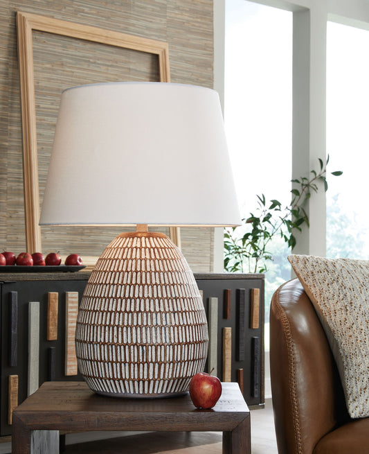 Darrich - Beige / White - Metal Table Lamp - Hornell Furniture Outlet