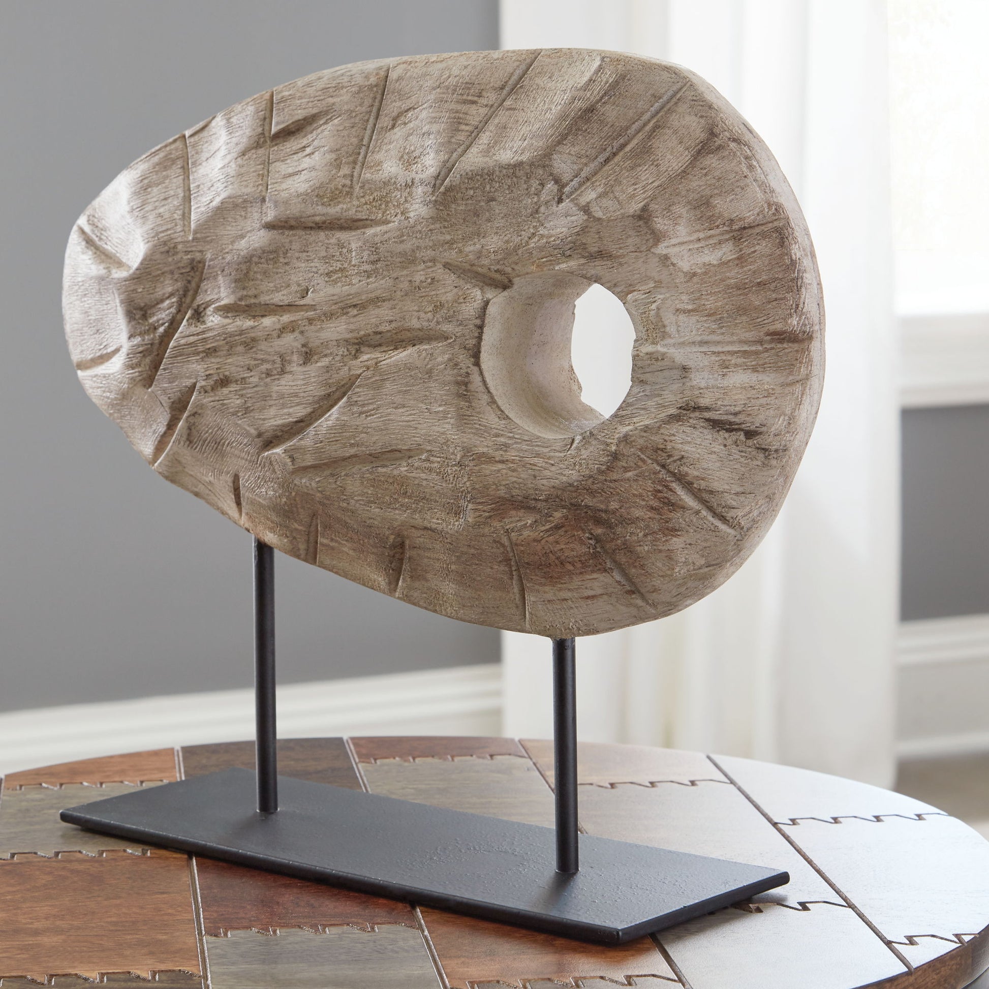 Dashburn - Antique White / Black - Sculpture - Hornell Furniture Outlet