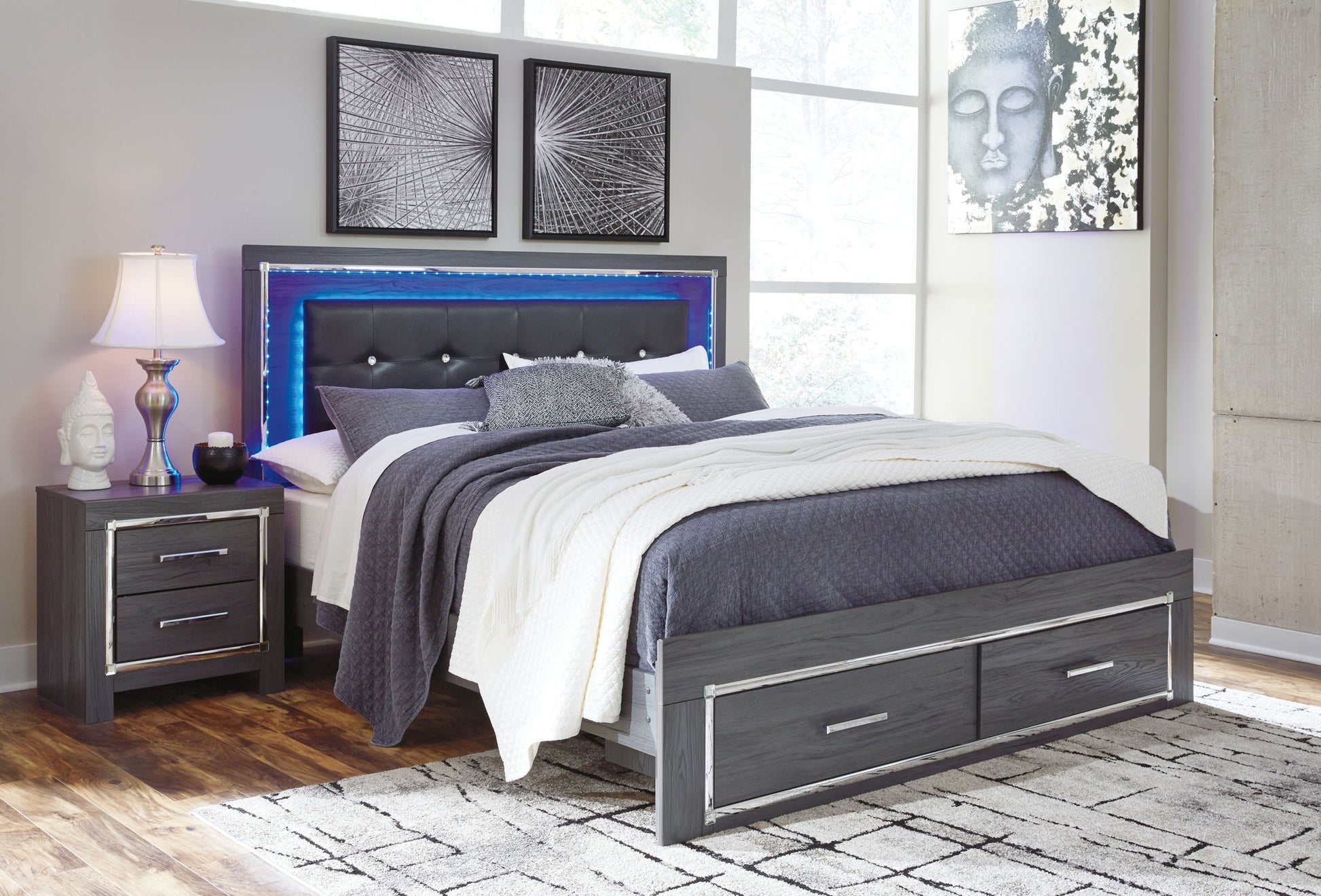 Lodanna - Panel Bed - Hornell Furniture Outlet