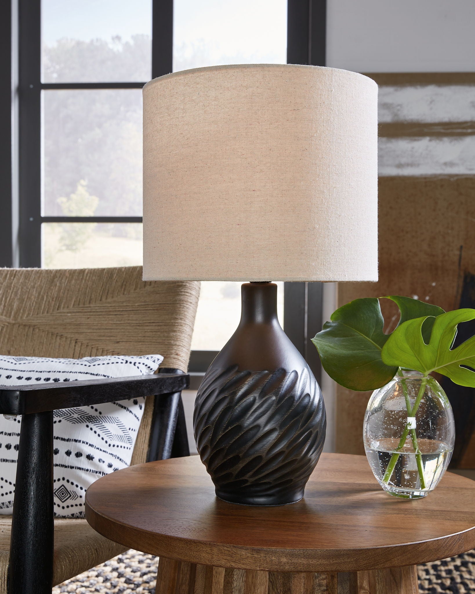 Garinton - Ceramic Table Lamp - Hornell Furniture Outlet