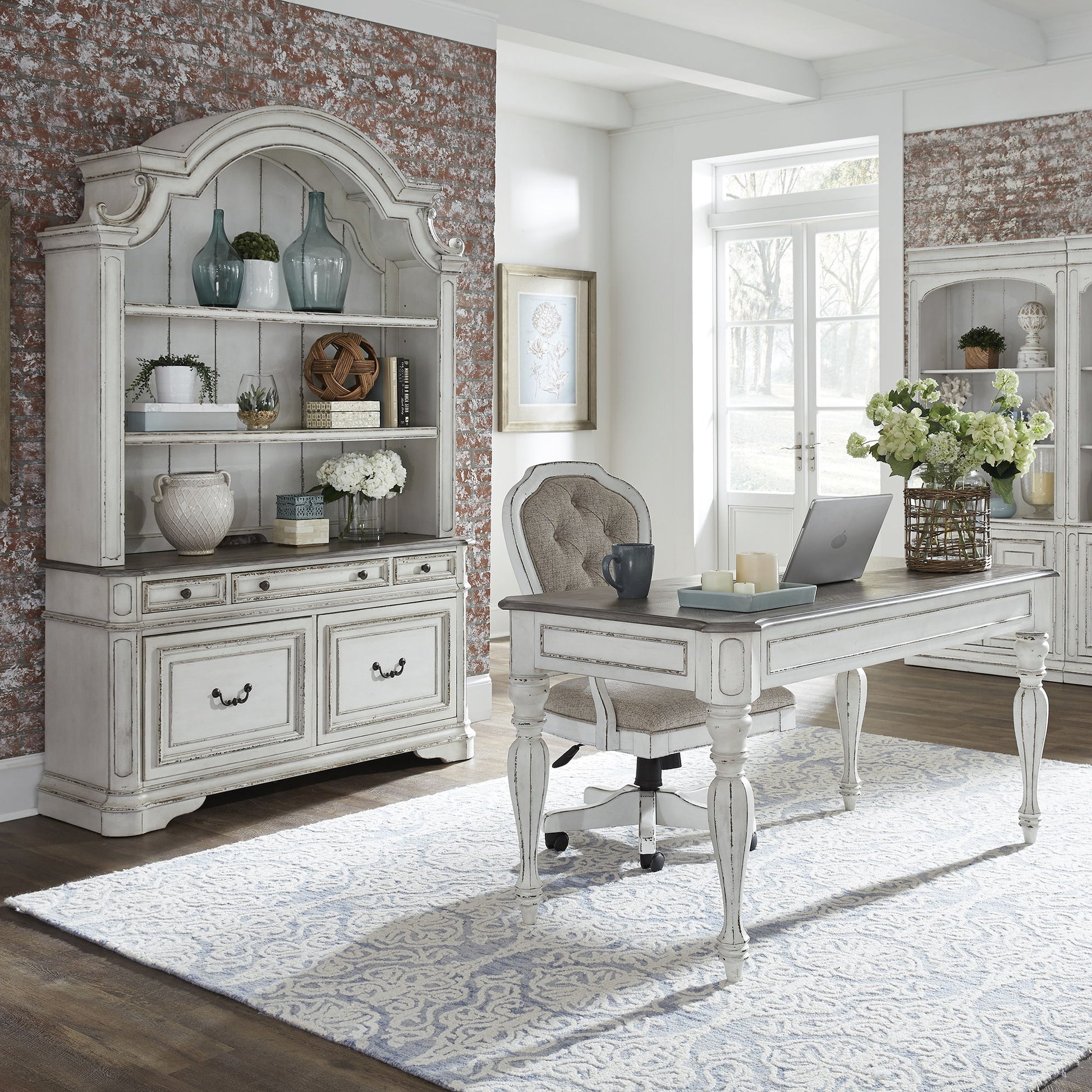 Magnolia Manor - Jr Executive Desk Chair - White - Hornell Furniture Outlet