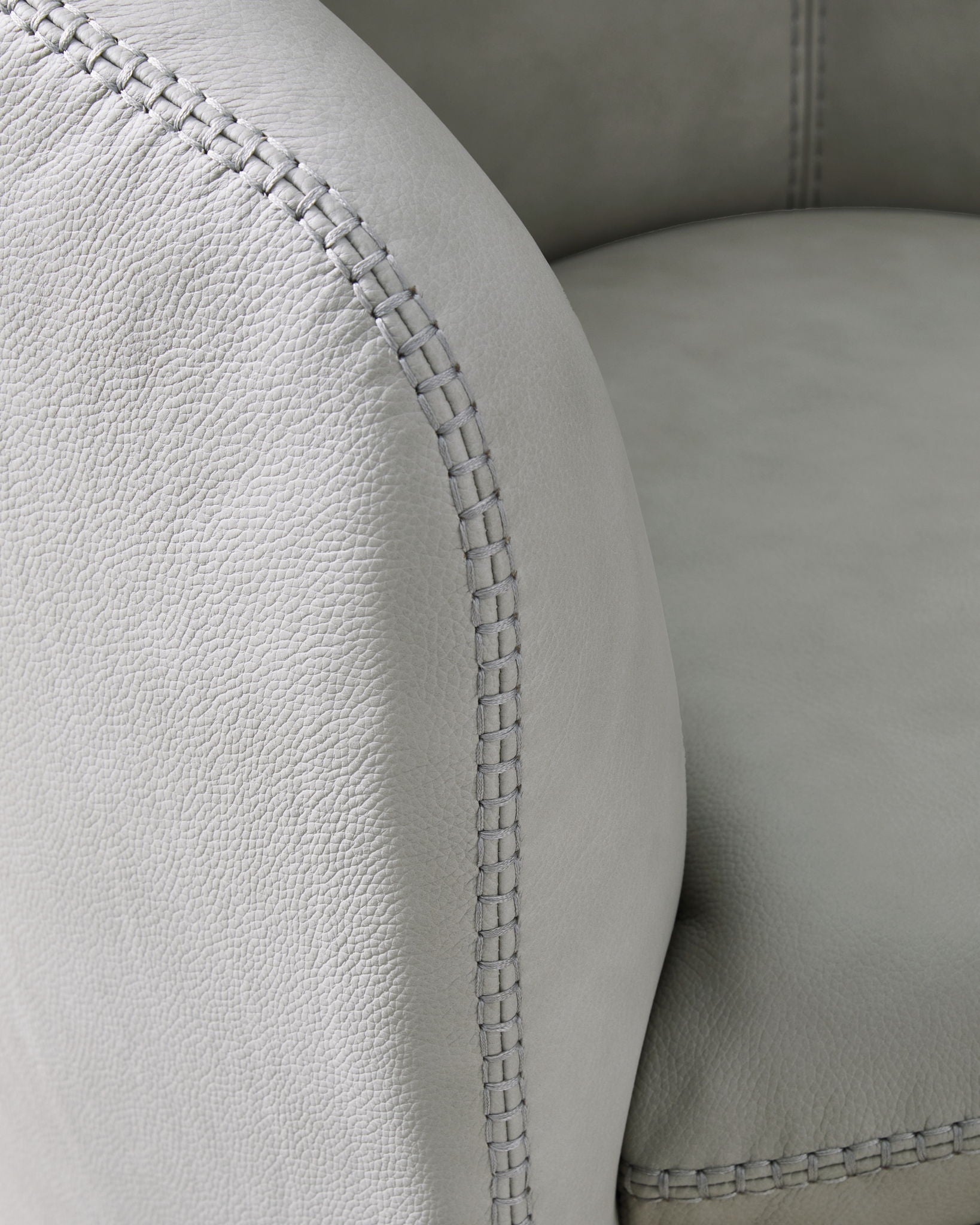 Kierreys - Swivel Chair - Hornell Furniture Outlet