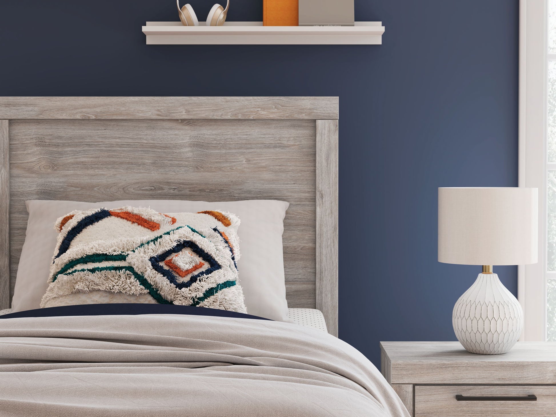 Broachmyn - Panel Bed - Hornell Furniture Outlet
