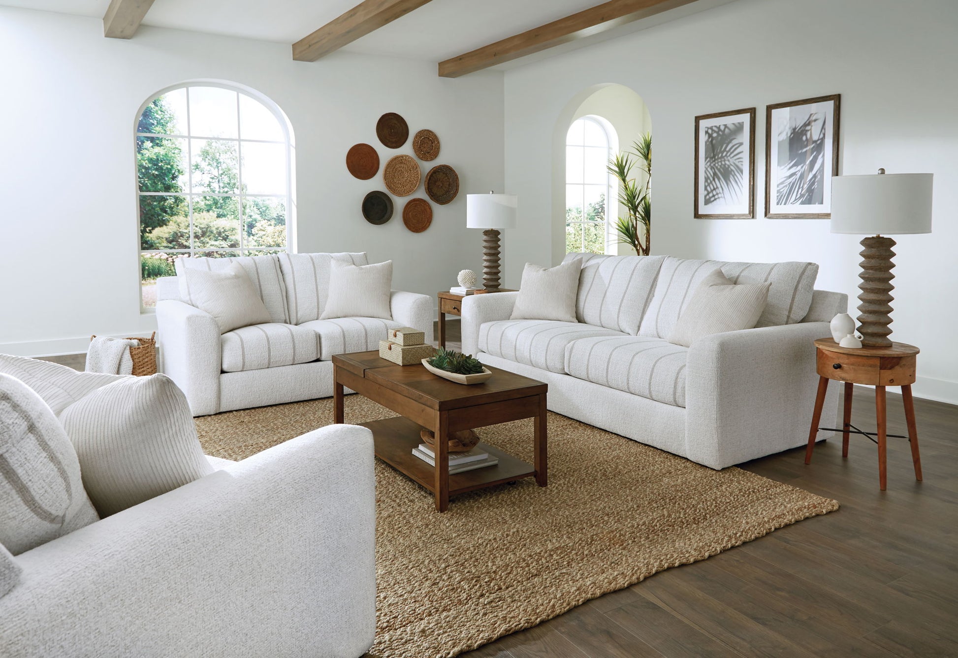Lindsey - Loveseat - Hornell Furniture Outlet