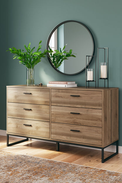 Deanlow - Panel Bedroom Set - Hornell Furniture Outlet