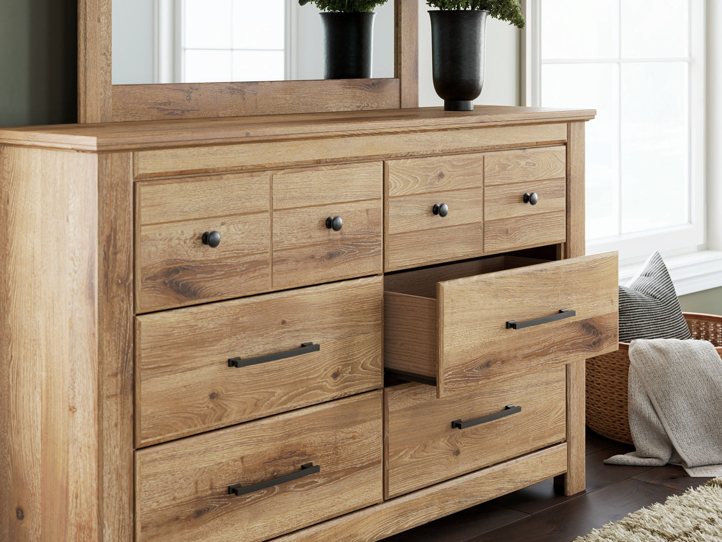 Makidern - Six Drawer Dresser - Hornell Furniture Outlet