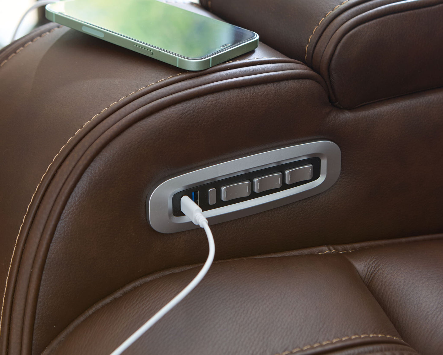 Knightington - Power Reclining Loveseat With Audio Seating - Hornell Furniture Outlet