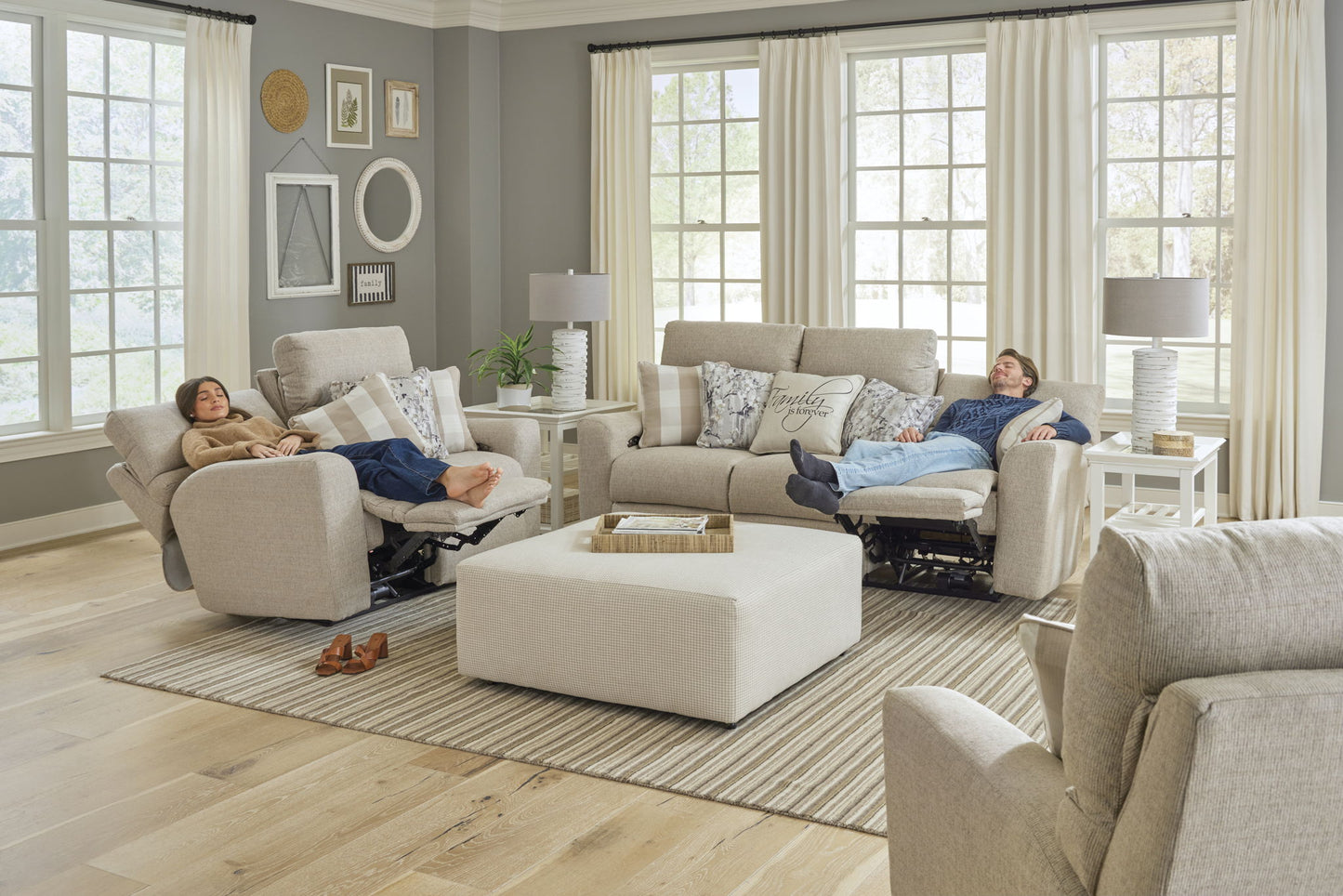 Searsport - Power Headrest Reclining Loveseat - Hornell Furniture Outlet