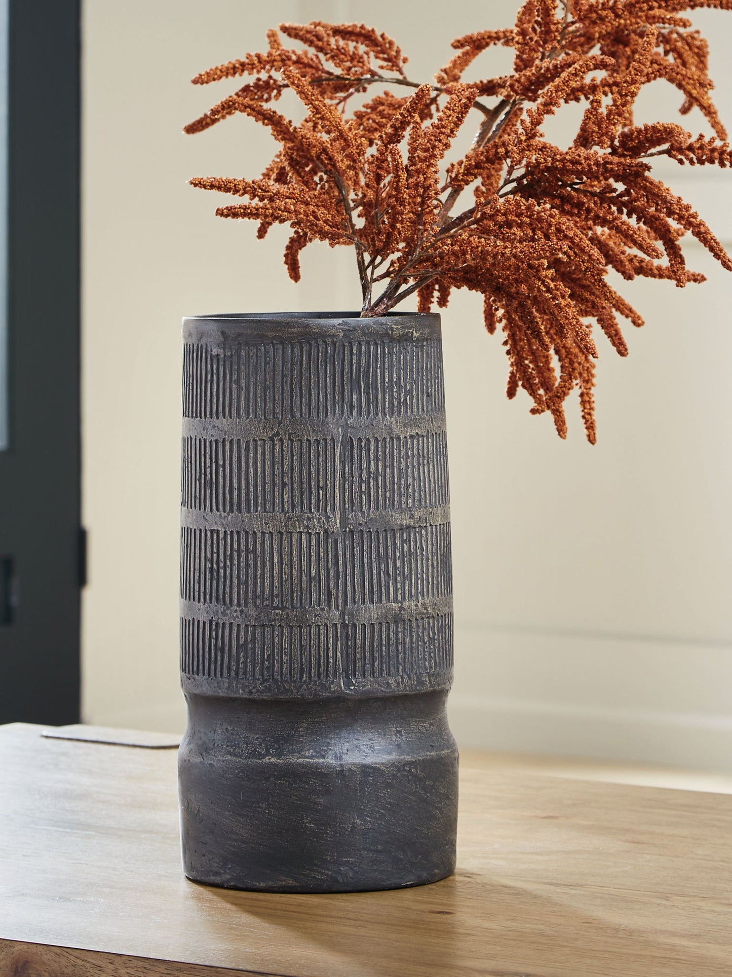 Beninworth - Vase - Hornell Furniture Outlet
