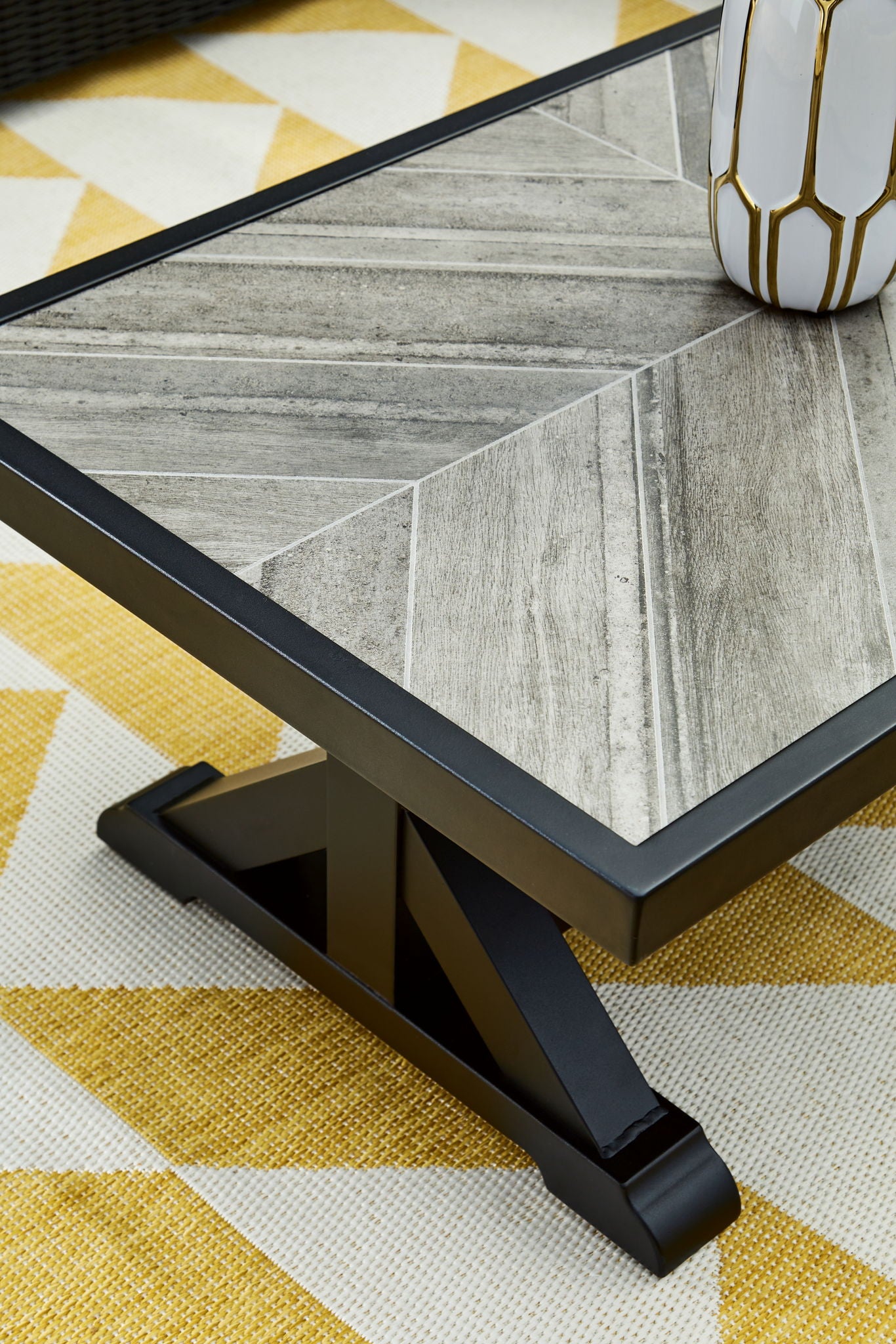 Beachcroft - Rectangular Cocktail Table - Hornell Furniture Outlet