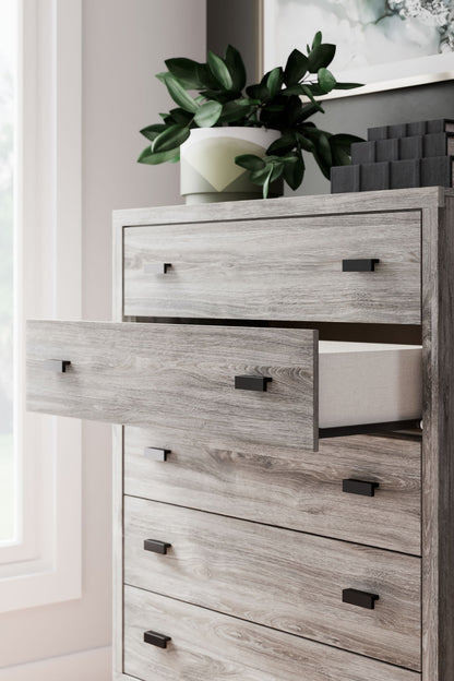 Vessalli - Black / Gray - Five Drawer Wide Chest - Hornell Furniture Outlet