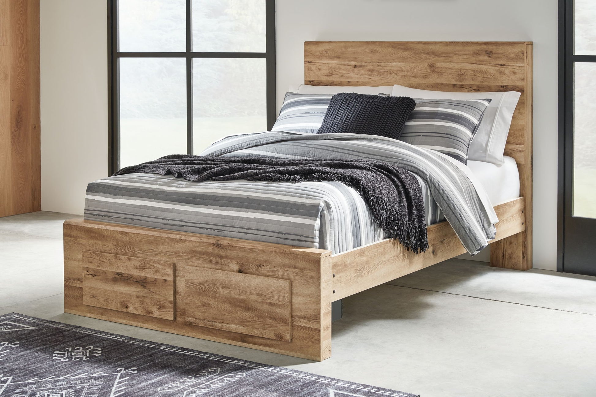 Hyanna - Storage Bed - Hornell Furniture Outlet