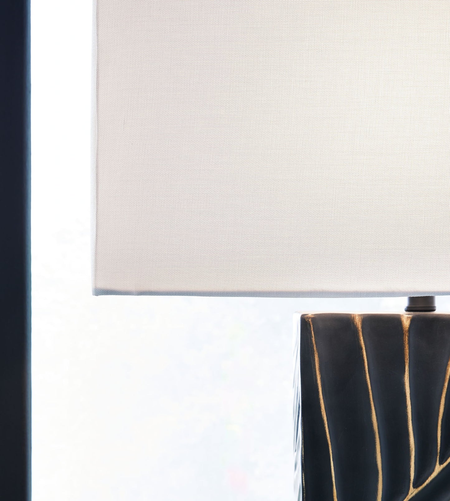 Bartlen - Black / Gold Finish - Poly Table Lamp - Hornell Furniture Outlet