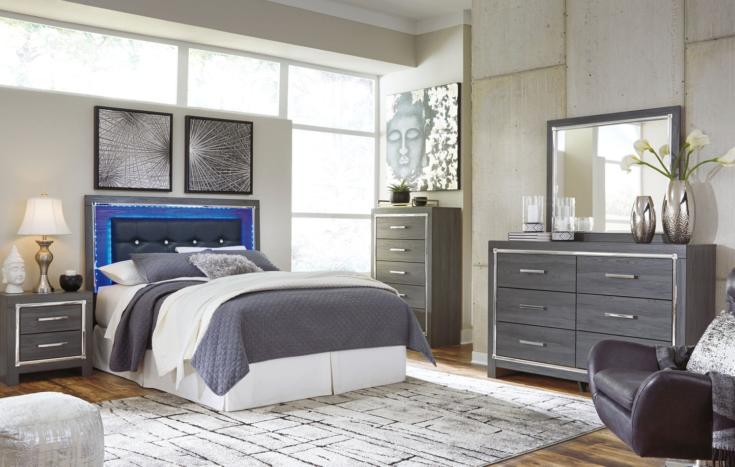 Lodanna - Upholstered Panel Bed - Hornell Furniture Outlet