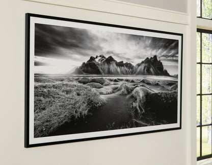 Delstone - Black / White - Wall Art - Hornell Furniture Outlet