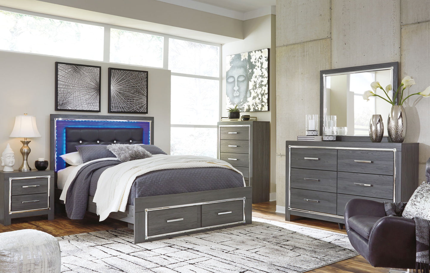 Lodanna - Panel Bed - Hornell Furniture Outlet