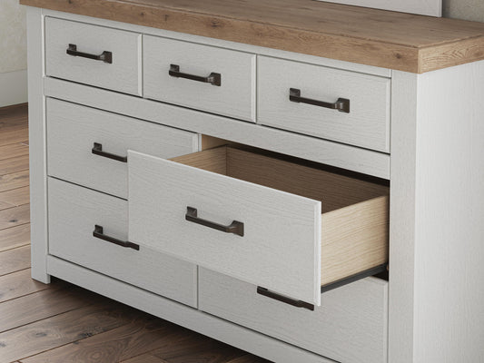 Savonport - Seven Drawer Dresser - White / Brown