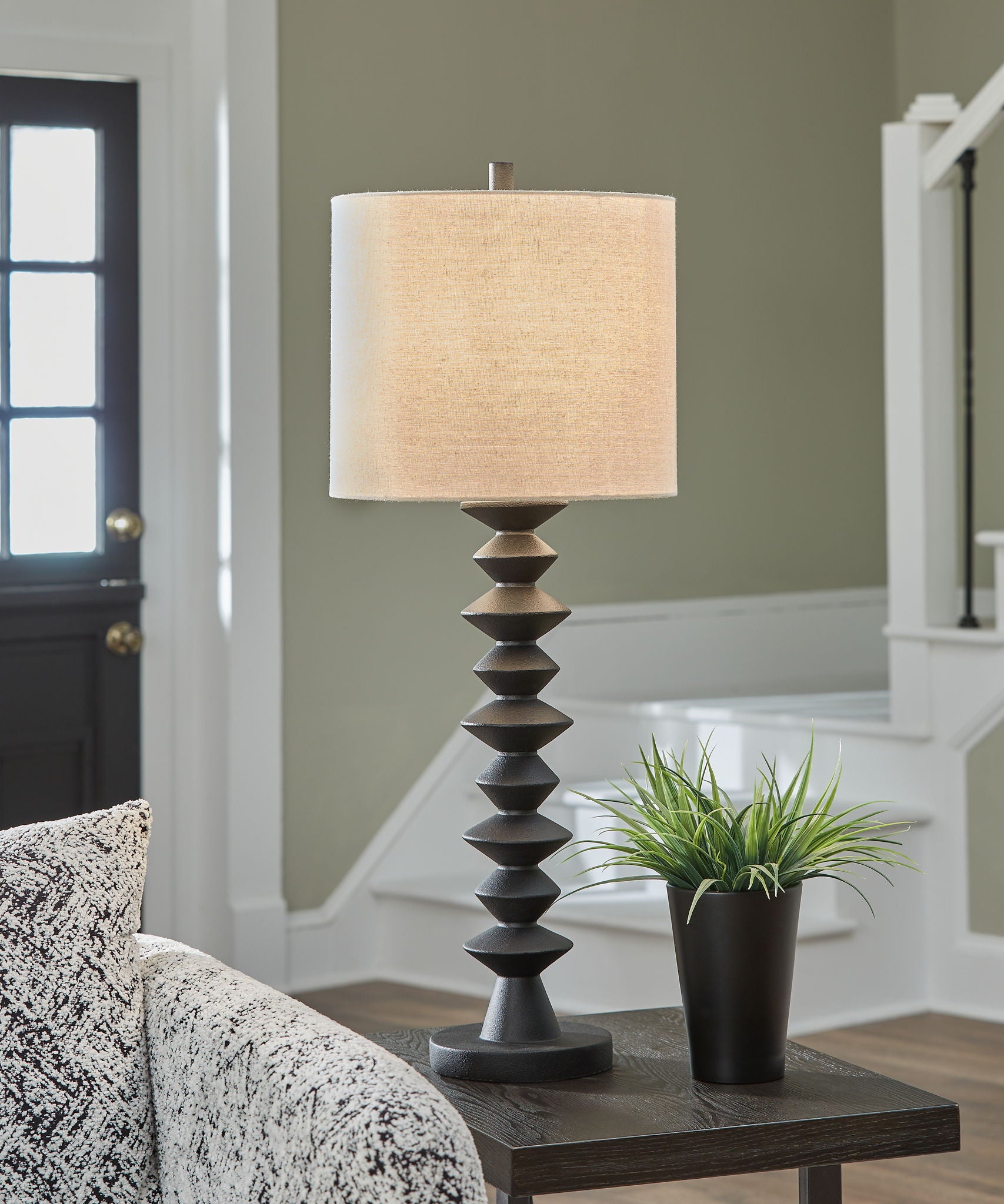 Luanndon - Black - Poly Buffet Lamp - Hornell Furniture Outlet