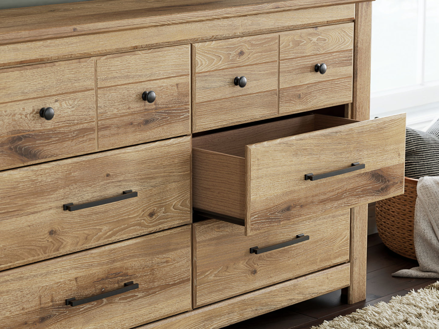 Makidern - Six Drawer Dresser - Hornell Furniture Outlet