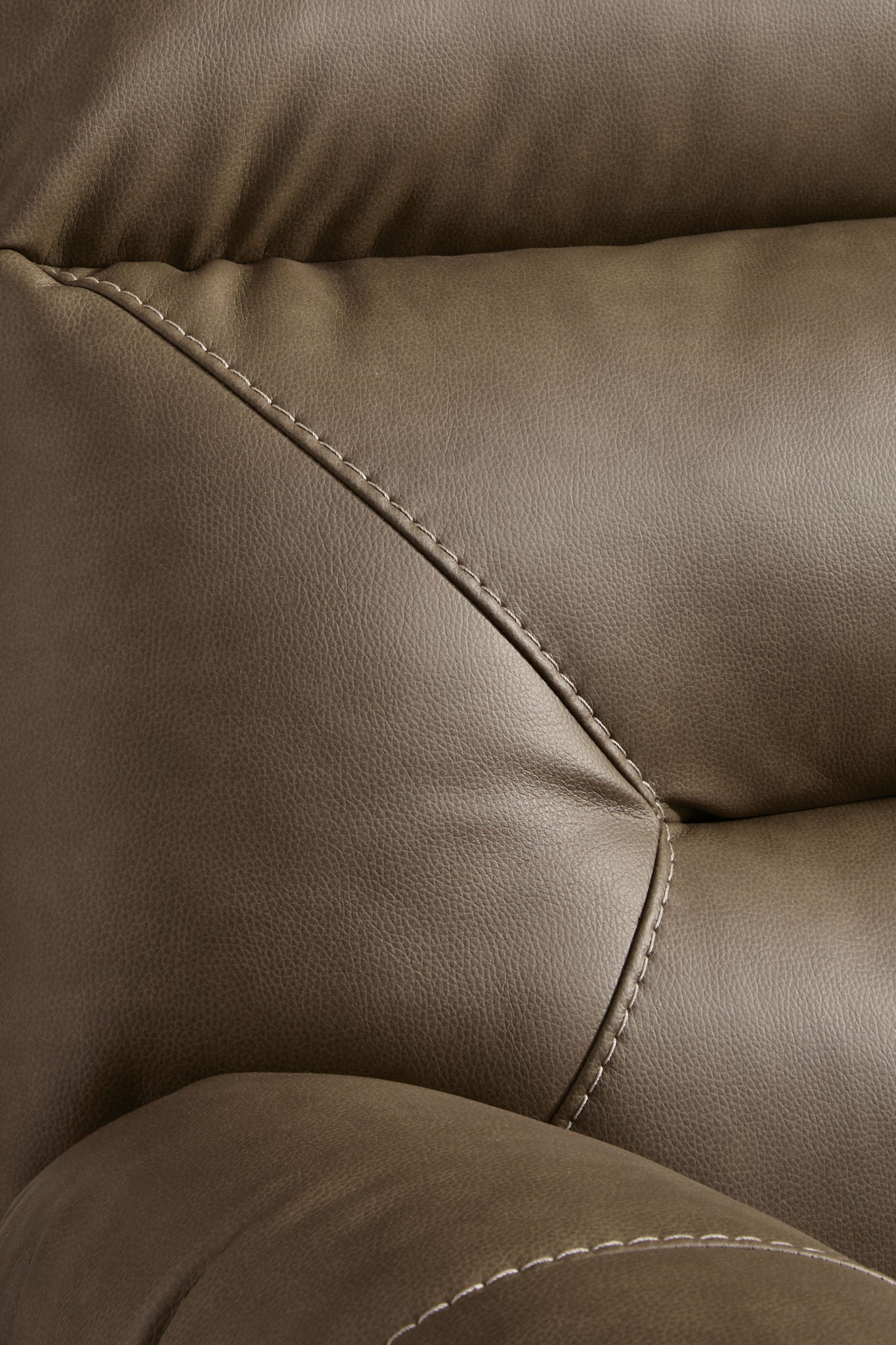 Elksworth - Rocker Recliner - Hornell Furniture Outlet