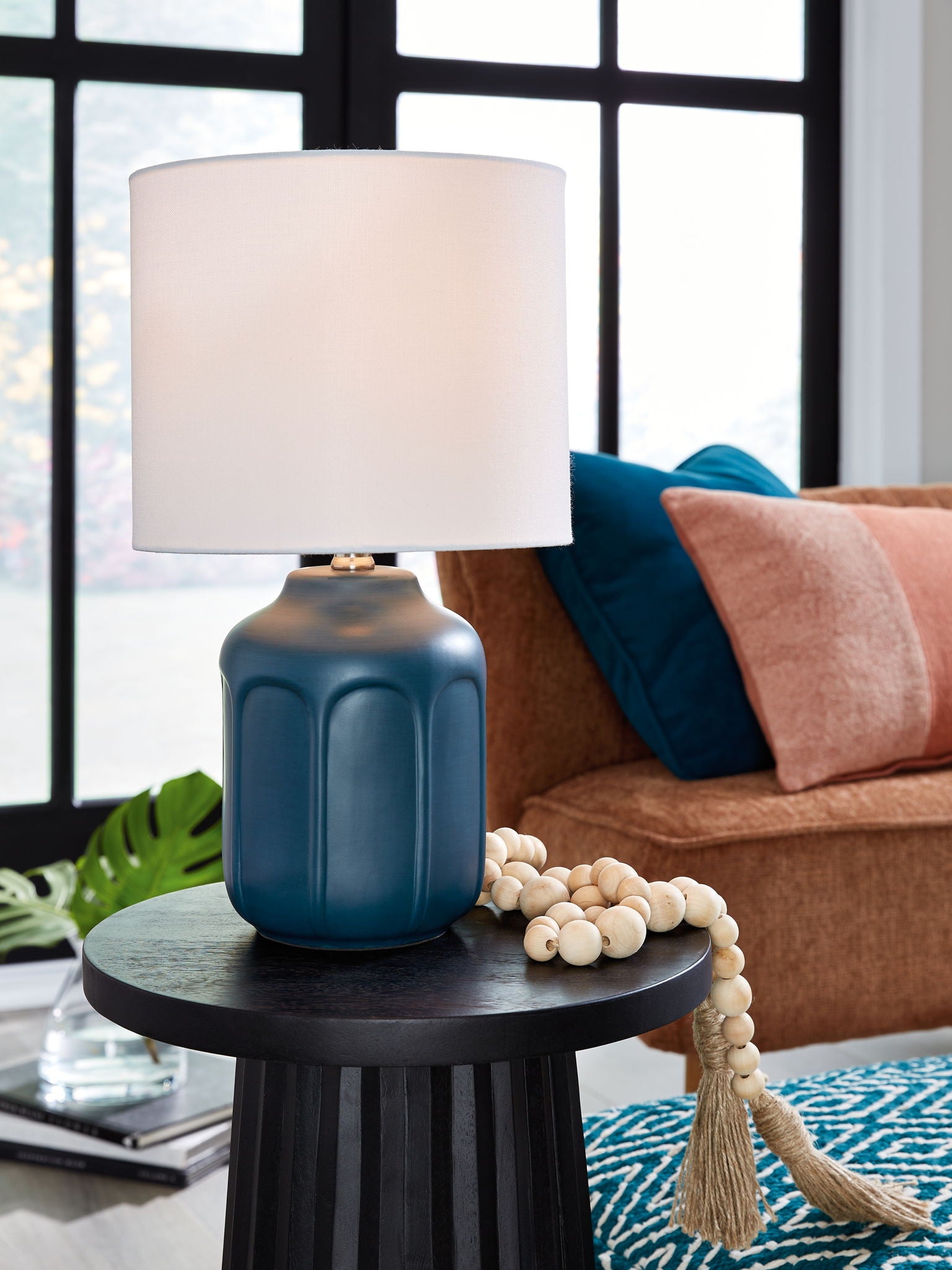 Gierburg - Ceramic Table Lamp - Hornell Furniture Outlet