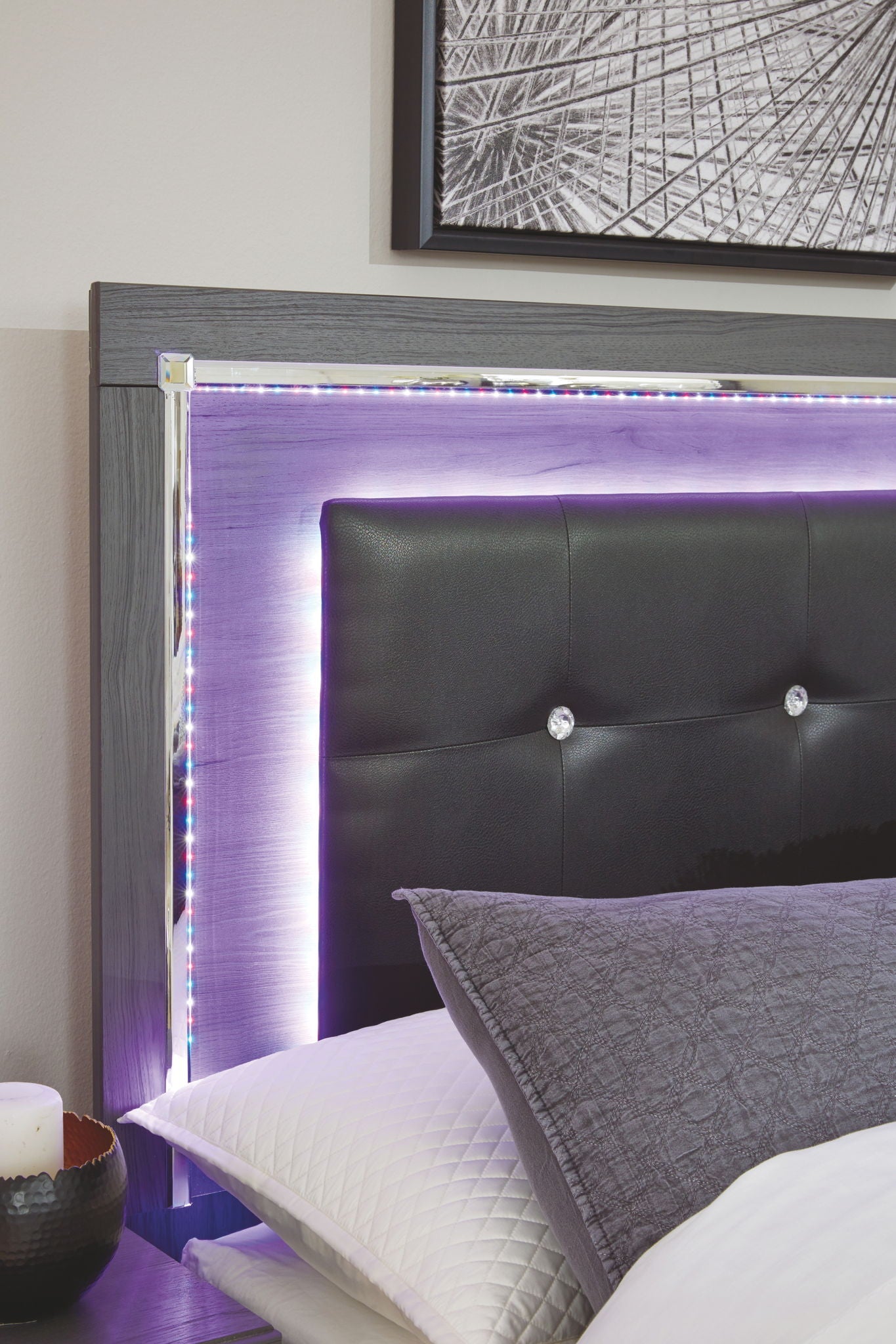 Lodanna - Panel Bed - Hornell Furniture Outlet