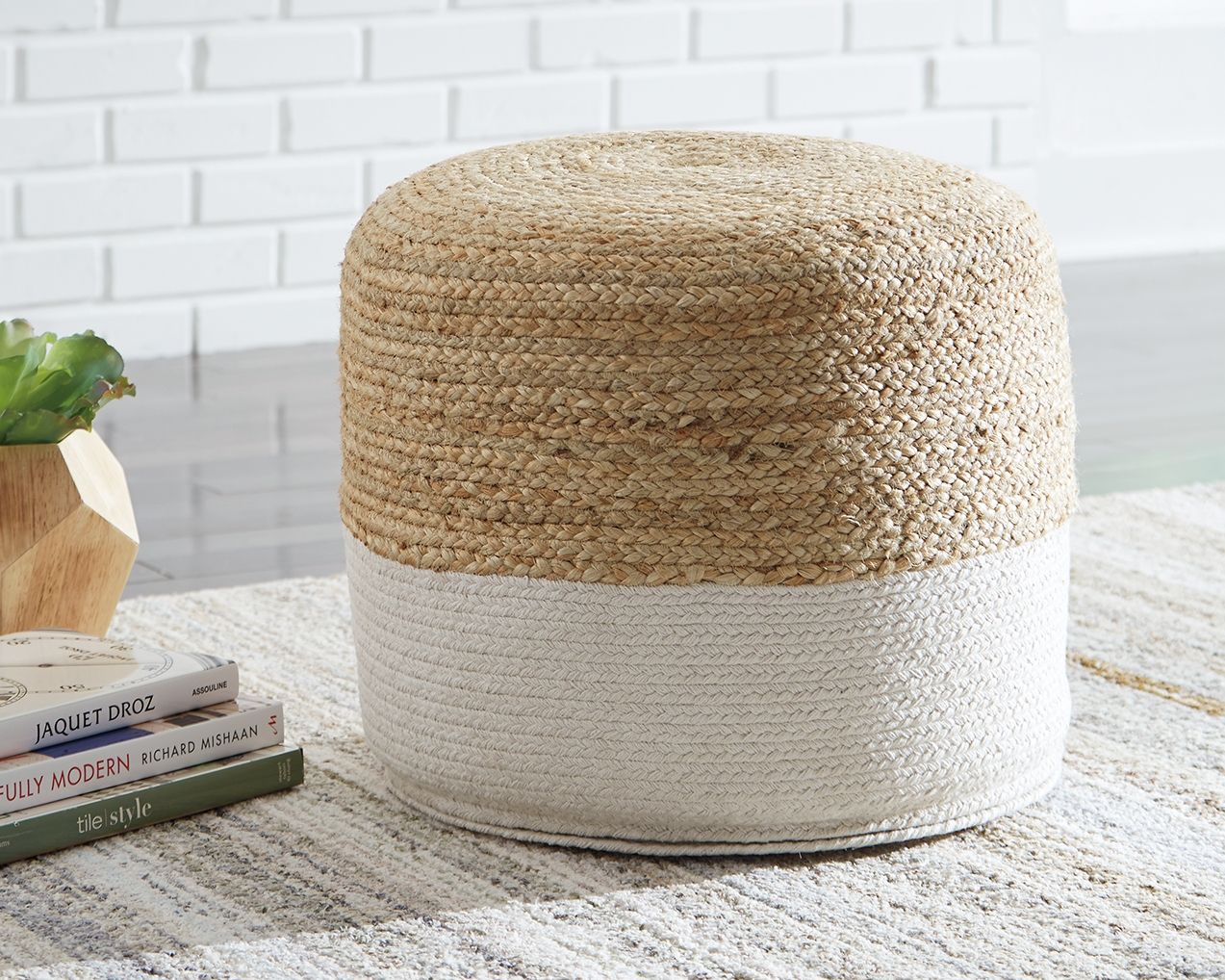 Sweed Valley - Round - Pouf - Hornell Furniture Outlet