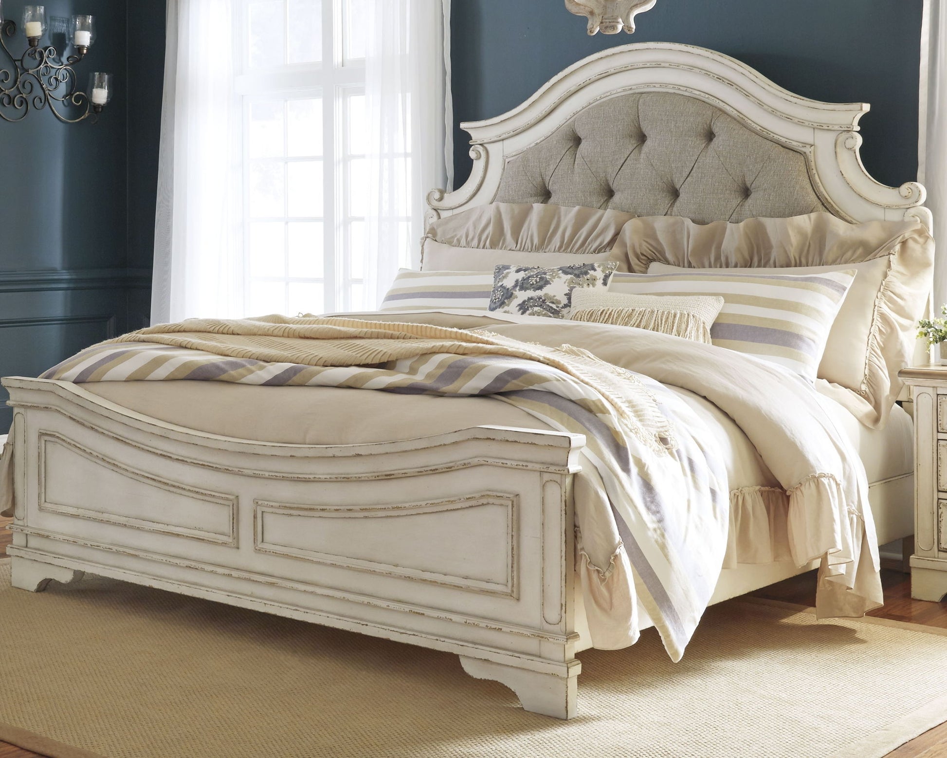 Realyn - Upholstered Panel Bed - Hornell Furniture Outlet