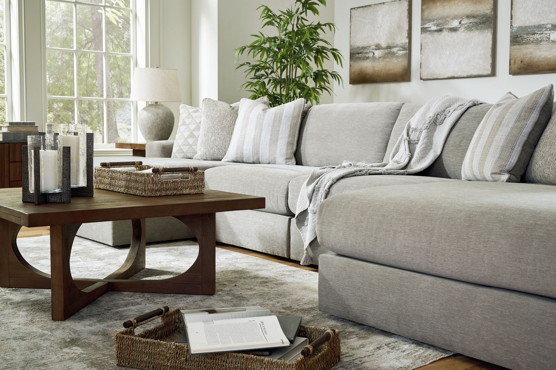 Avaliyah - Sectional - Hornell Furniture Outlet