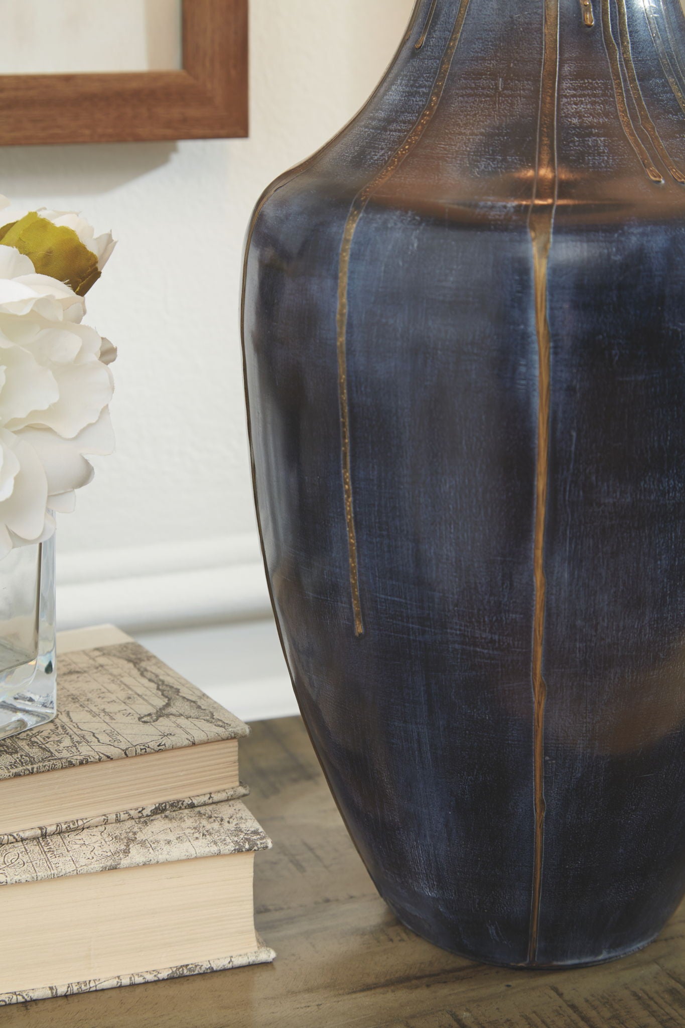 Evania - Indigo - Metal Table Lamp - Hornell Furniture Outlet