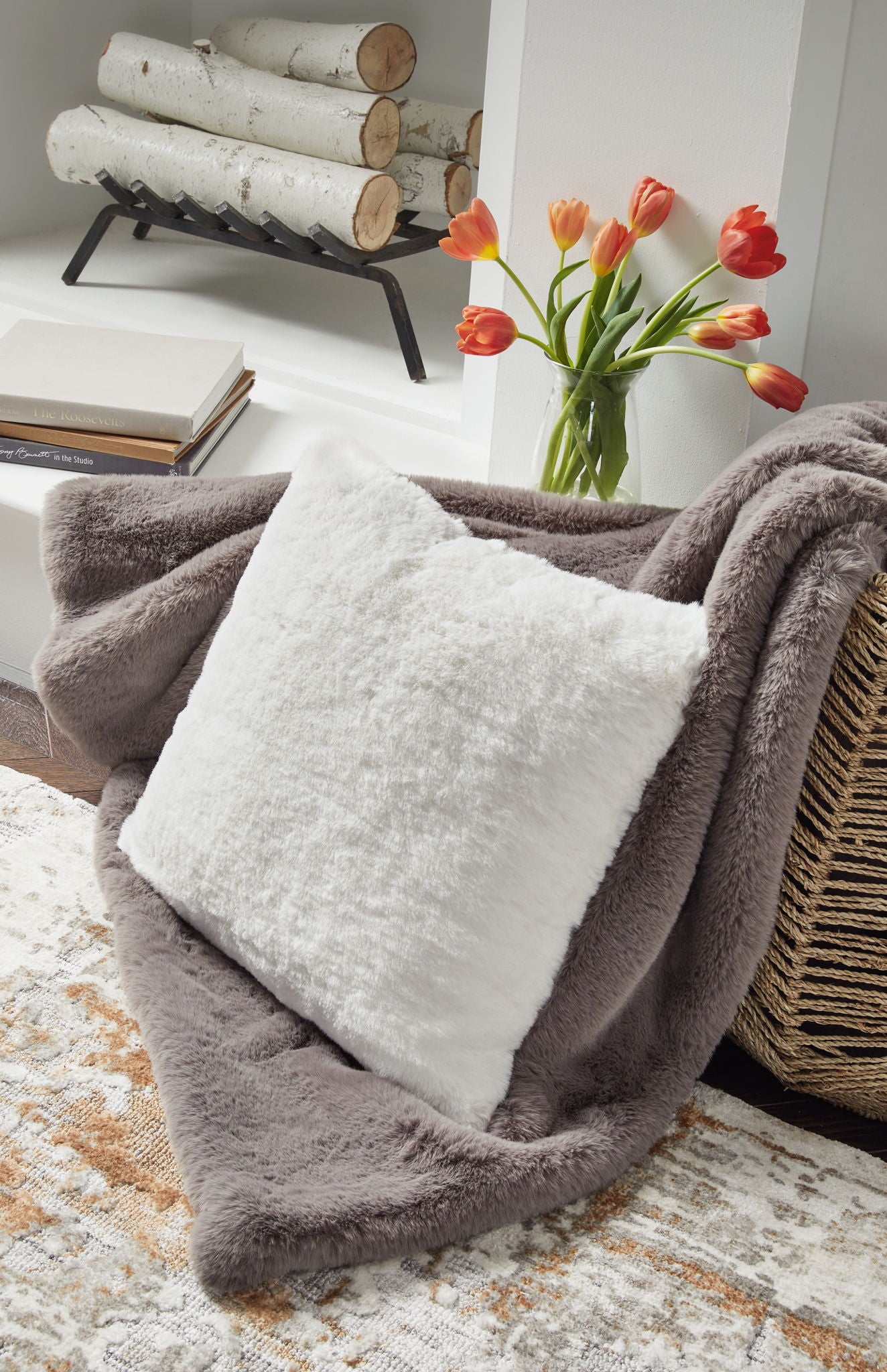 Gariland - Faux Fur Pillow - Hornell Furniture Outlet