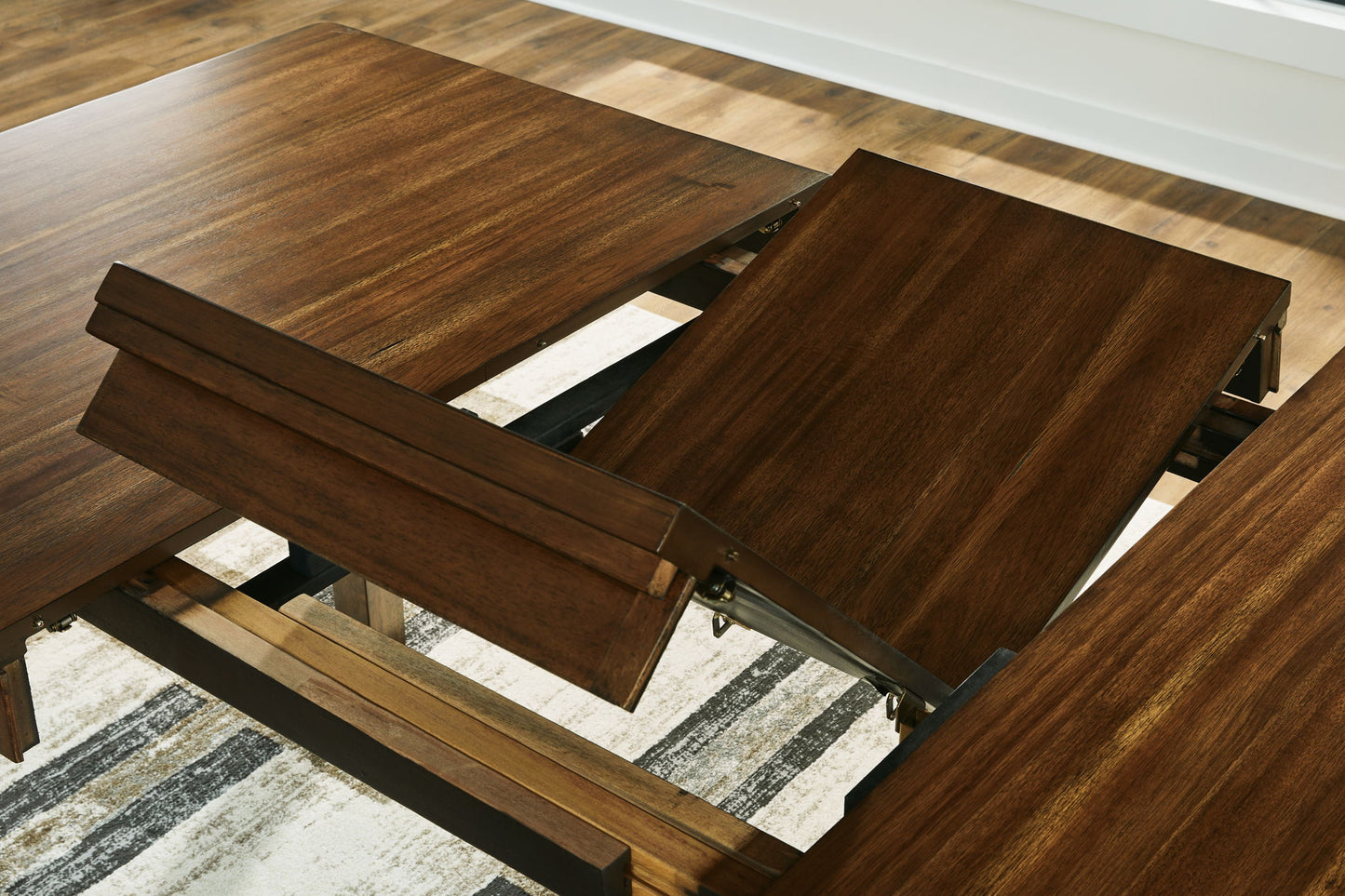 Ralene - Dining Room Table - Hornell Furniture Outlet
