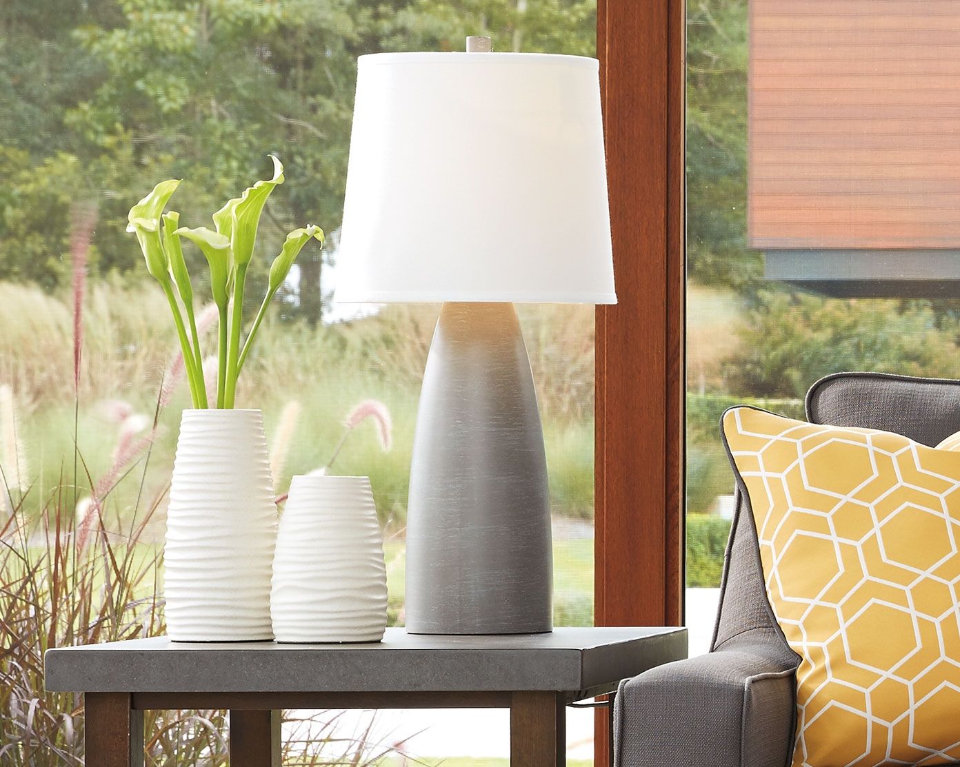 Shavontae - Table Lamp - Hornell Furniture Outlet