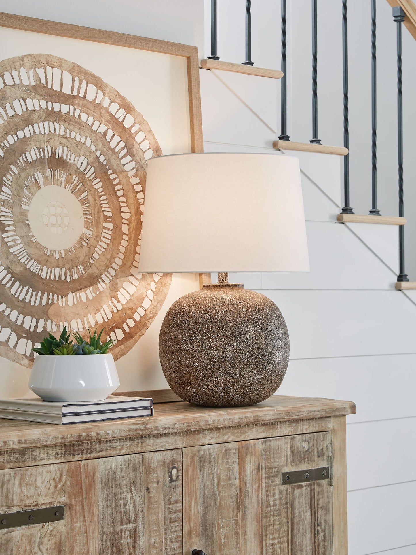 Neavesboro - Antique Brown / White - Metal Table Lamp - Hornell Furniture Outlet