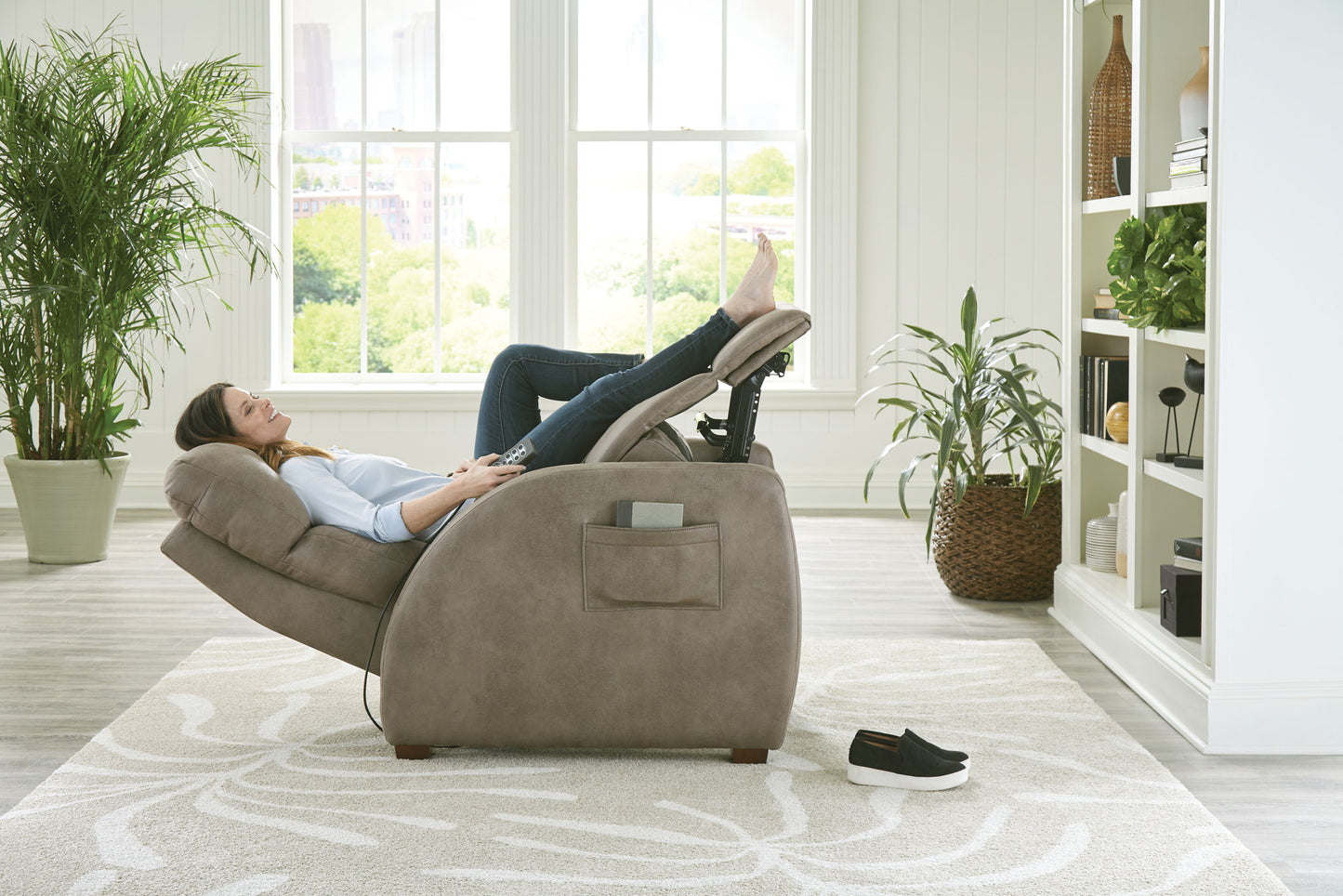 Relaxer - Power Headrest Power Lay Flat Reclining With Heat / Massage / Lumbar / Zero Gravity - Hornell Furniture Outlet