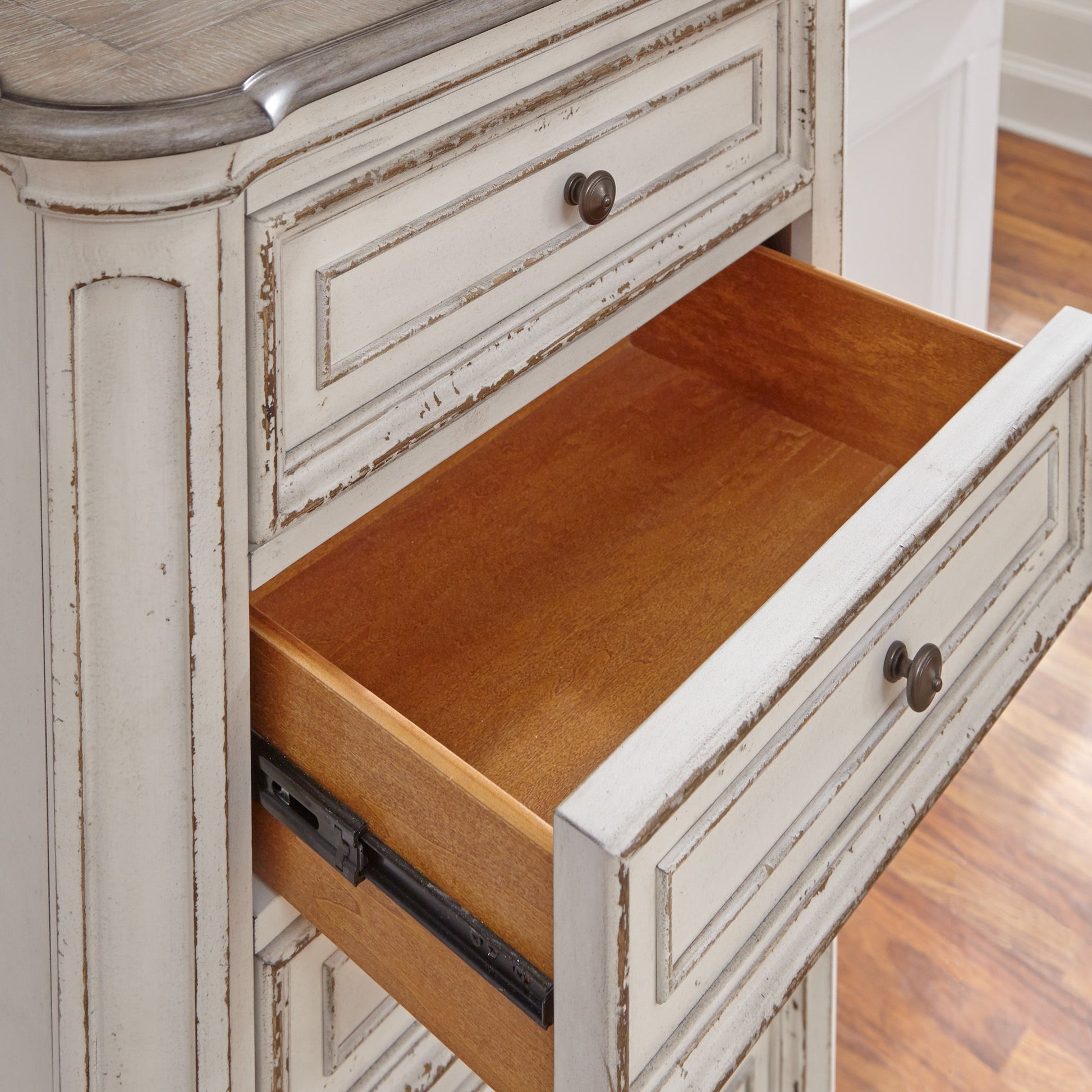 Magnolia Manor - Lingerie Chest - White - Hornell Furniture Outlet
