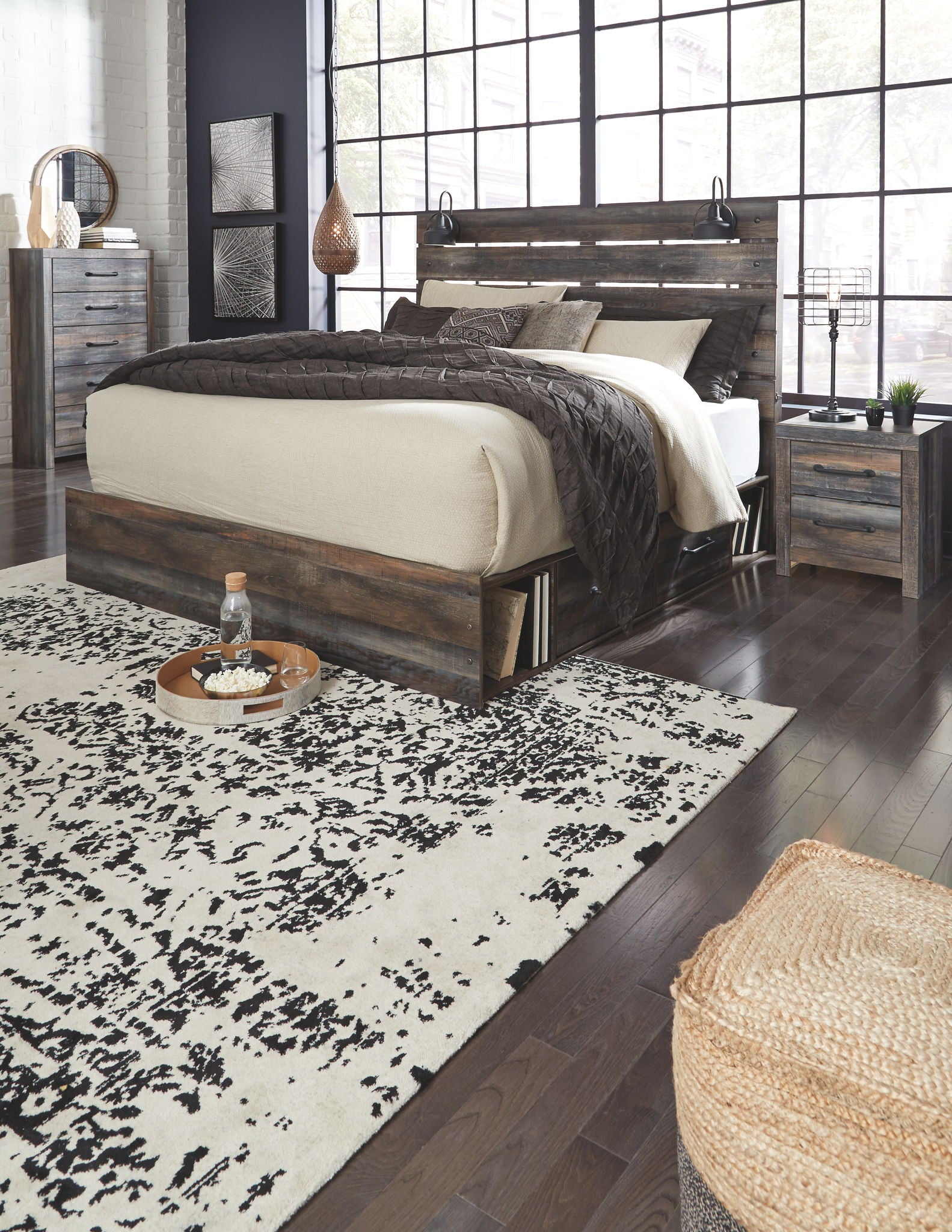 Drystan - Panel Bed - Hornell Furniture Outlet