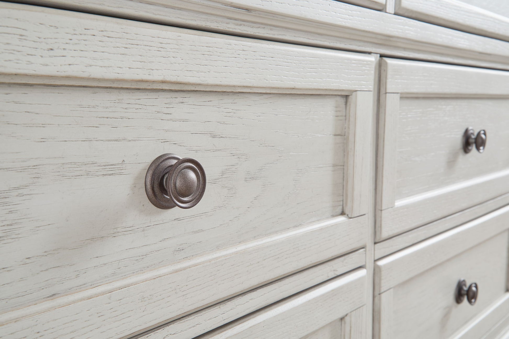 Robbinsdale - Dresser - Hornell Furniture Outlet