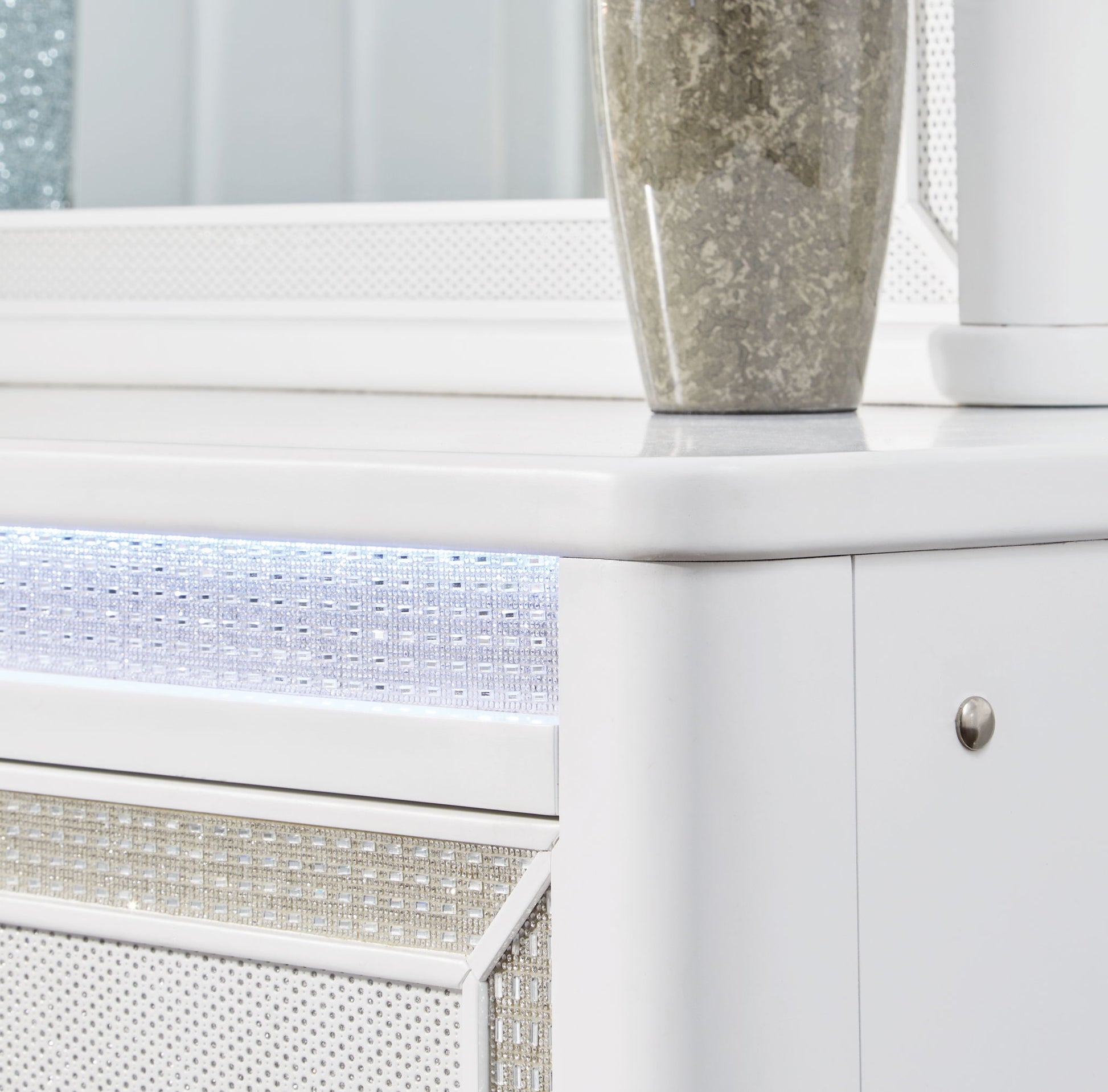 Chalanna - White - Dresser And Mirror - Hornell Furniture Outlet