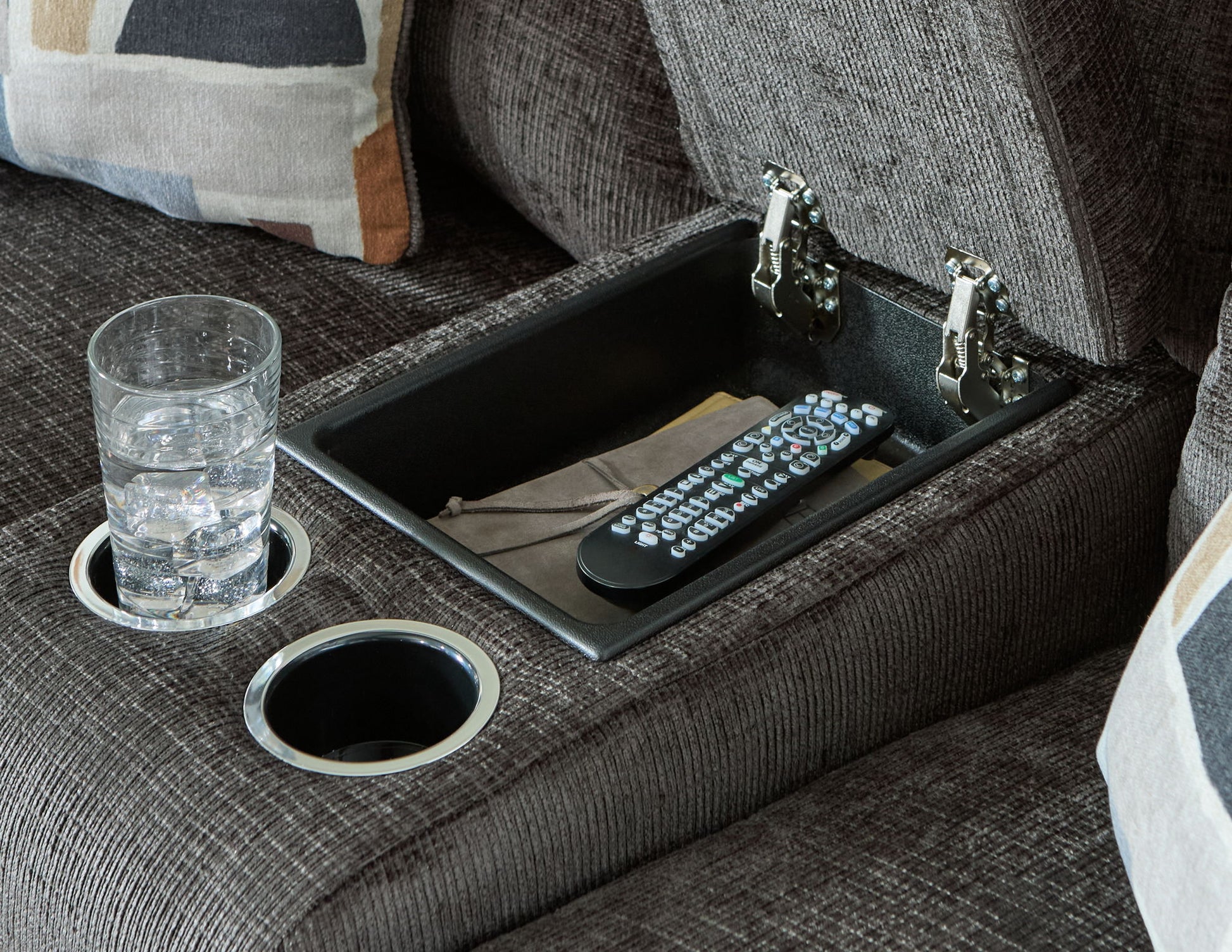 Kanlow - Dbl Reclining Loveseat With Console - Hornell Furniture Outlet
