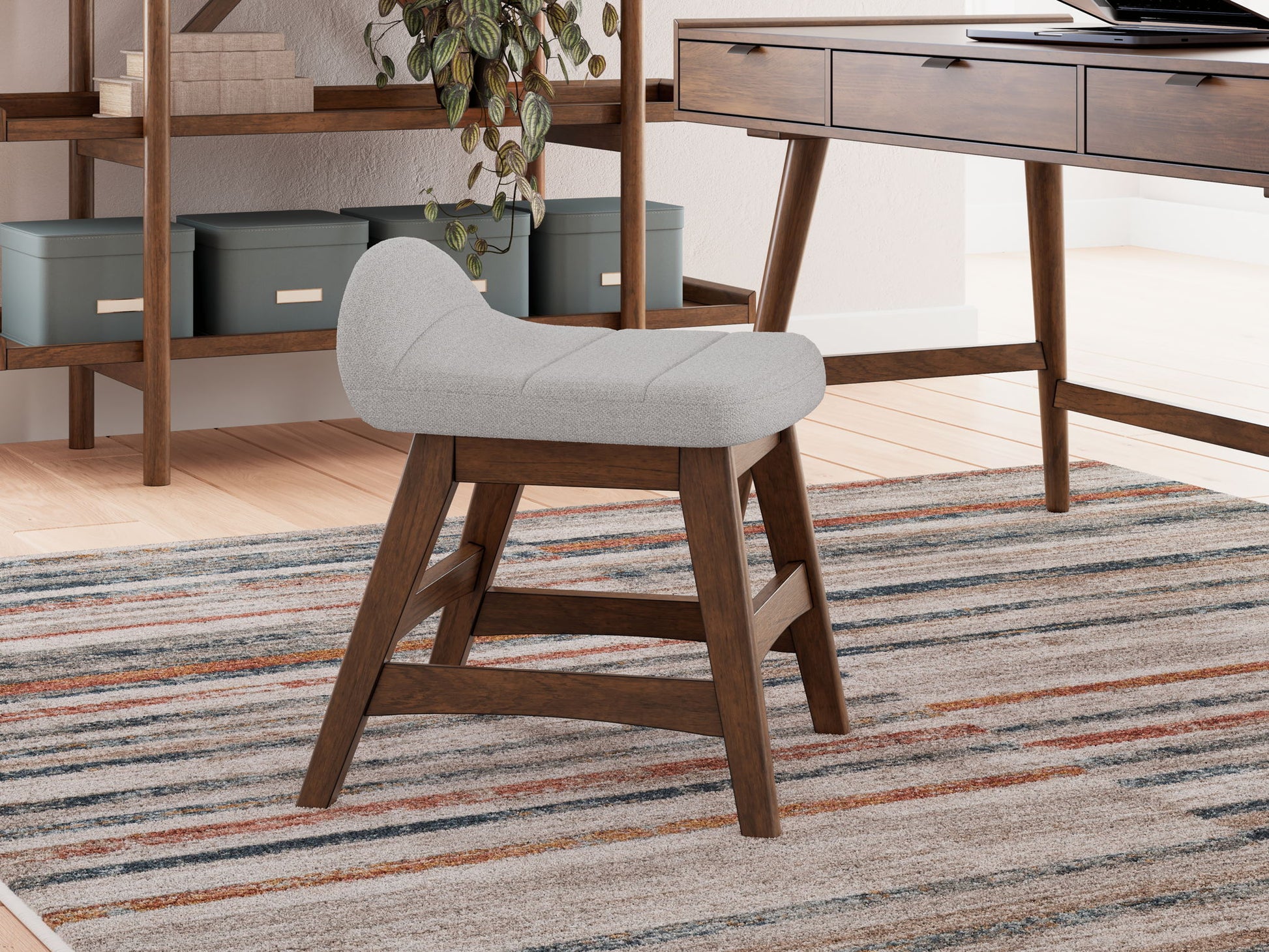 Lyncott - Home Office Desk Chair - Light Gray / Brown - Hornell Furniture Outlet