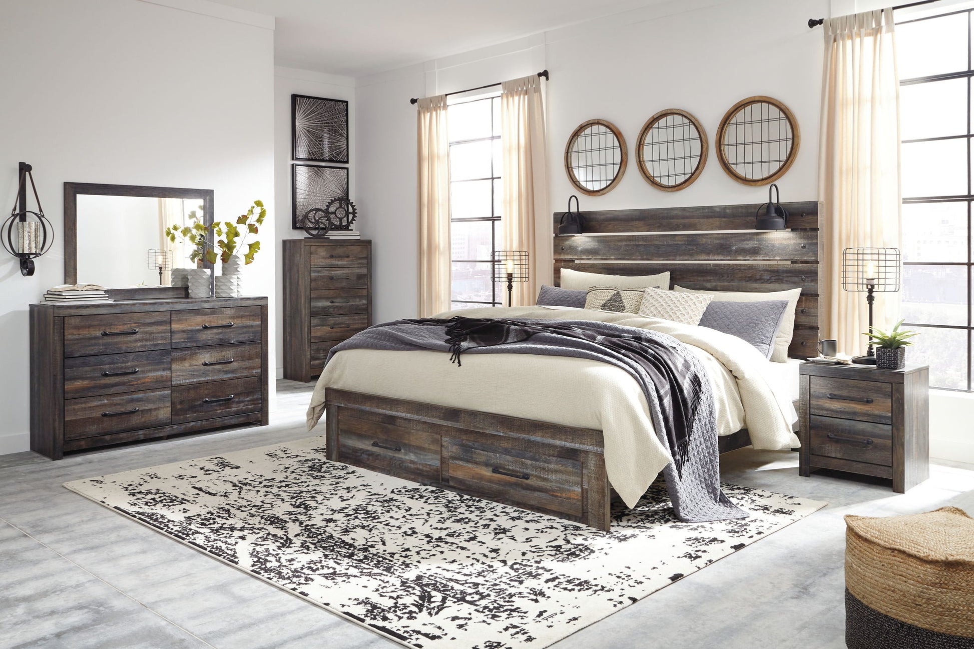 Drystan - Panel Bed - Hornell Furniture Outlet