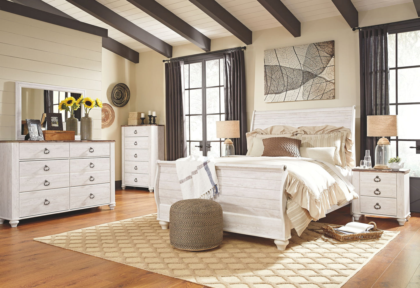 Willowton - Sleigh Bed - Hornell Furniture Outlet