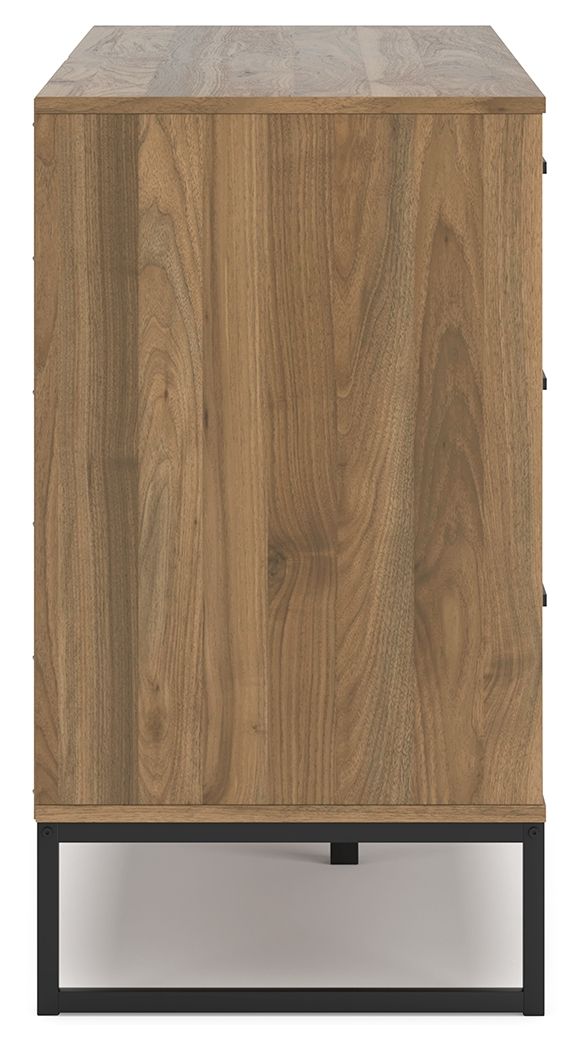 Deanlow - Honey - Six Drawer Dresser - Hornell Furniture Outlet